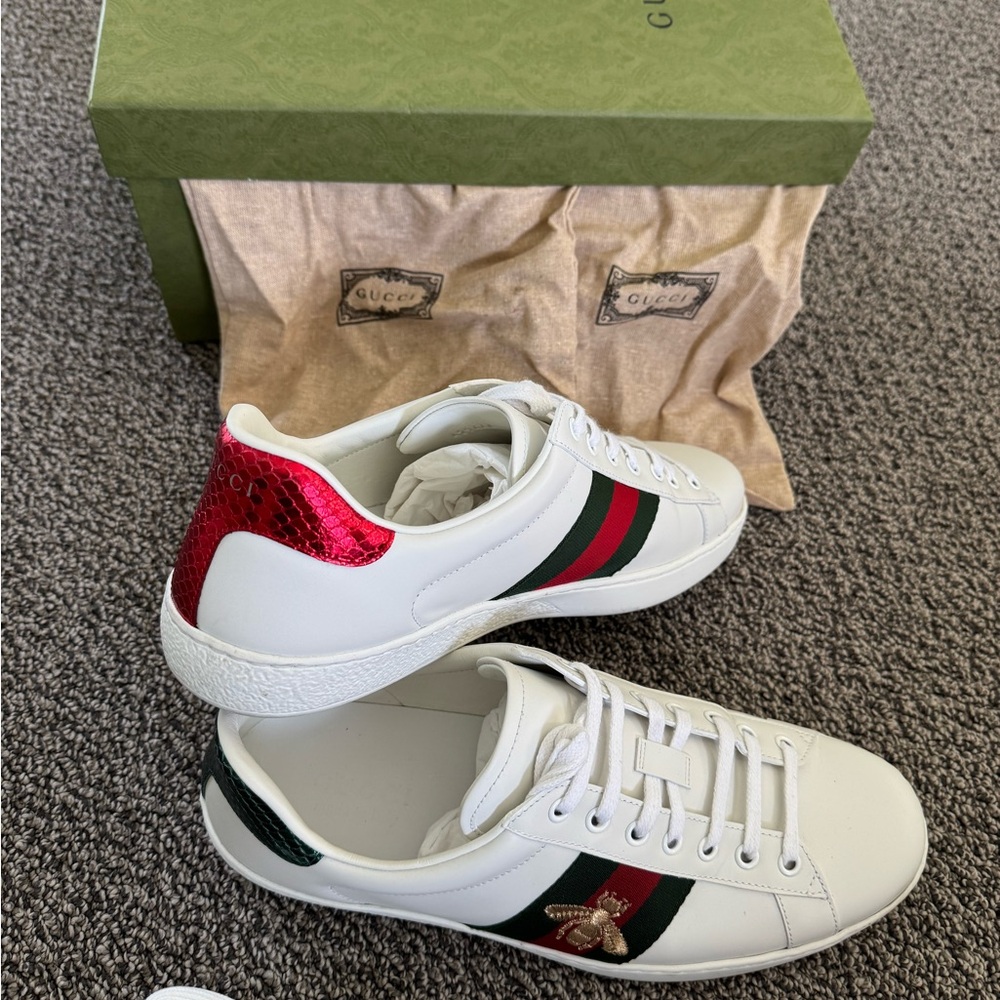 Gucci White Sneakers with Red and Green Heel and Green Stripe